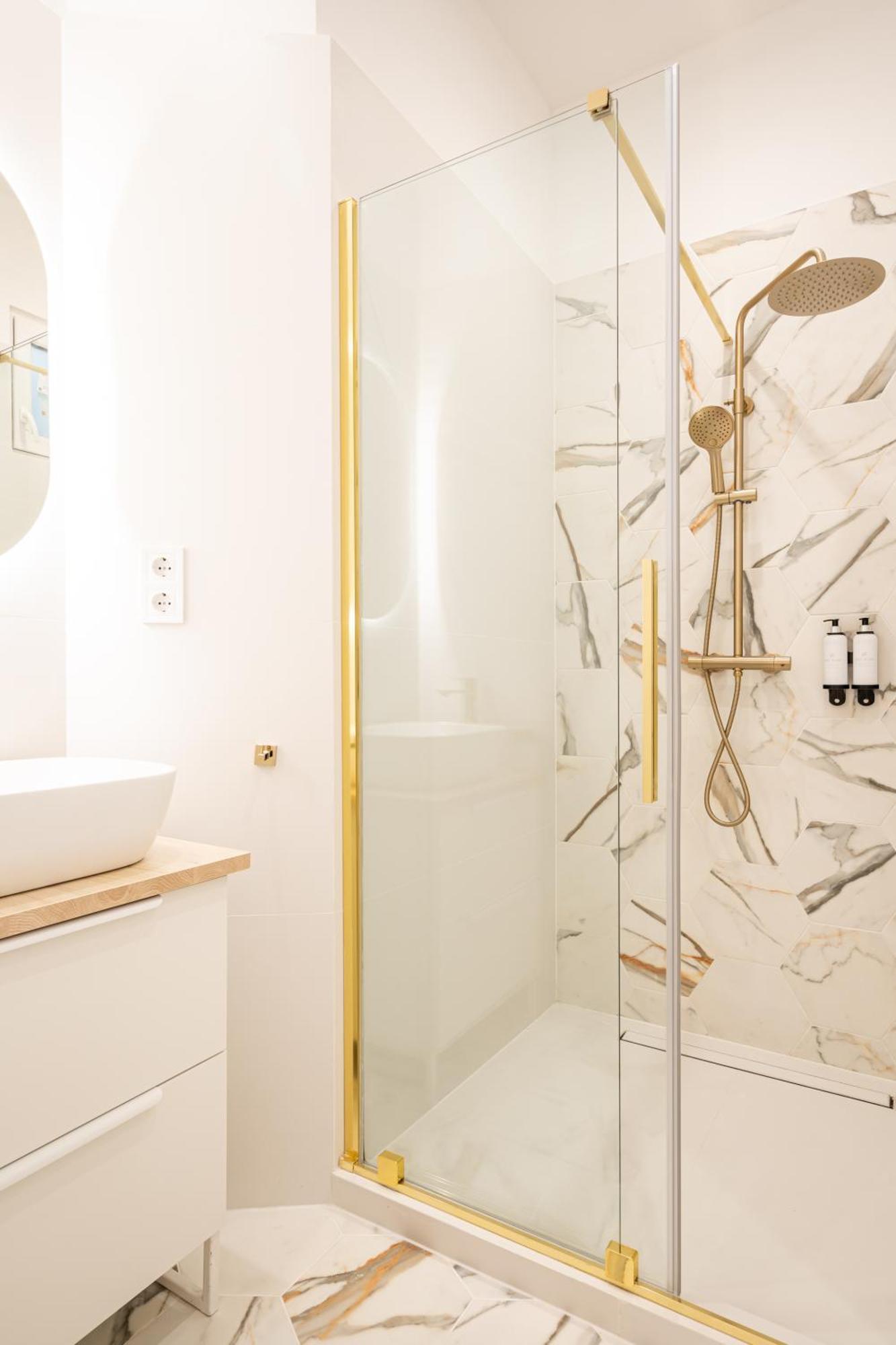 Apartament A43 - Akacfa Street Heritage - Location By Bqa Budapeszt