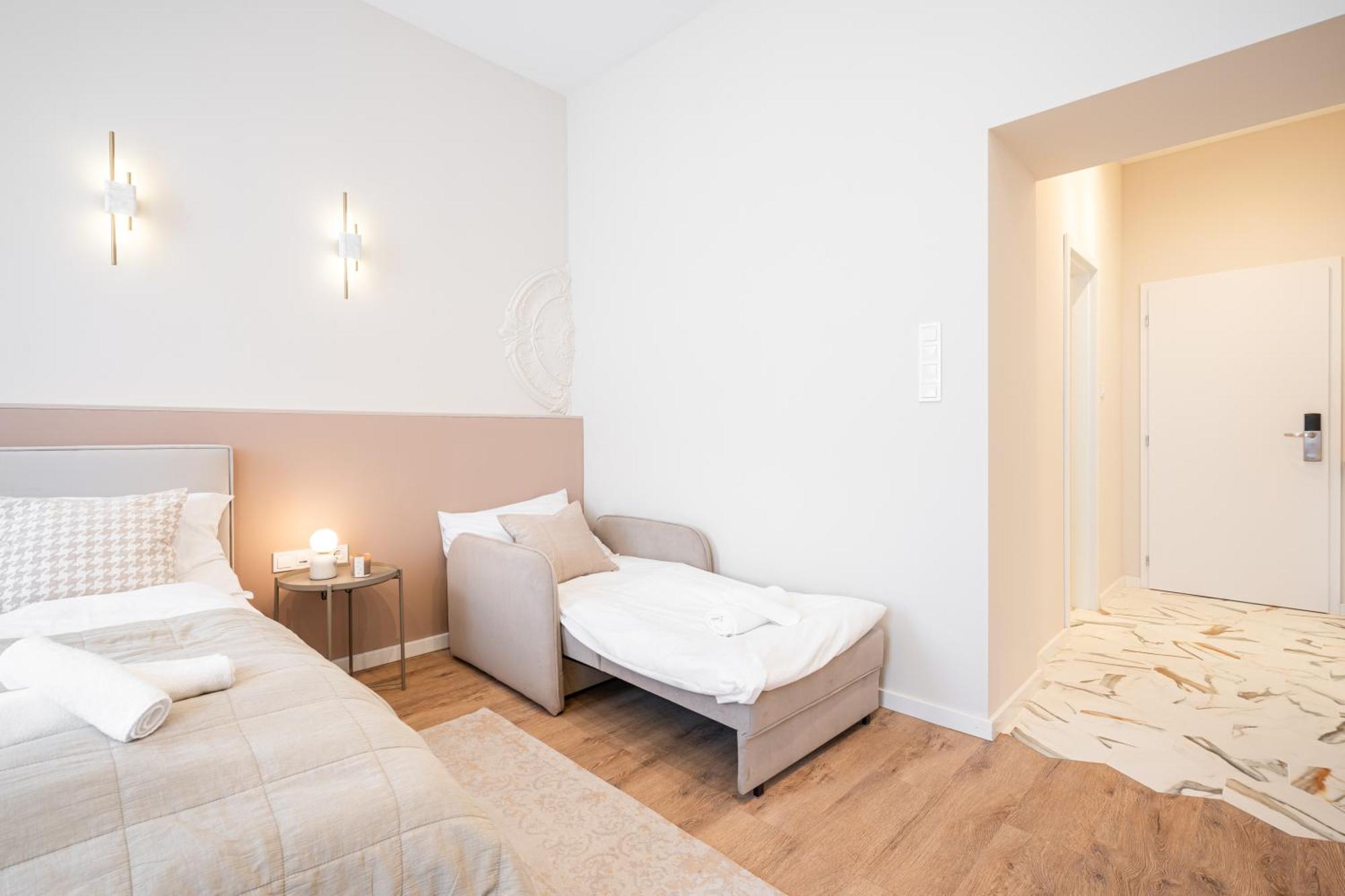 A43 - Akacfa Street Heritage - Location By Bqa Apartament *